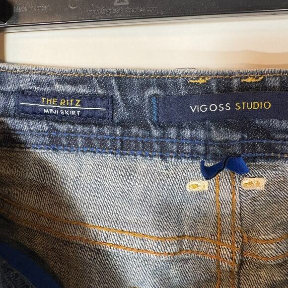 Vigoss Collection Denim Mini Skirt Dark Wash 3/4 27 Juniors Raw Hem Distressed - Picture 8 of 9